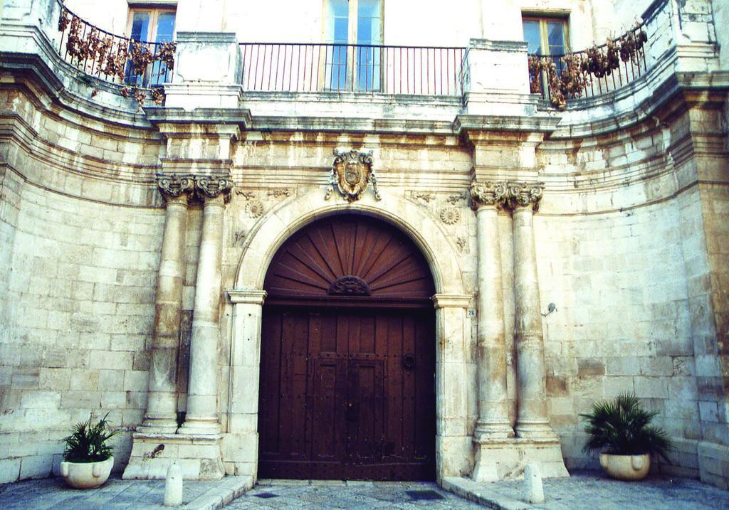 Hotel Palazzo Moccia Rutigliano Exterior foto